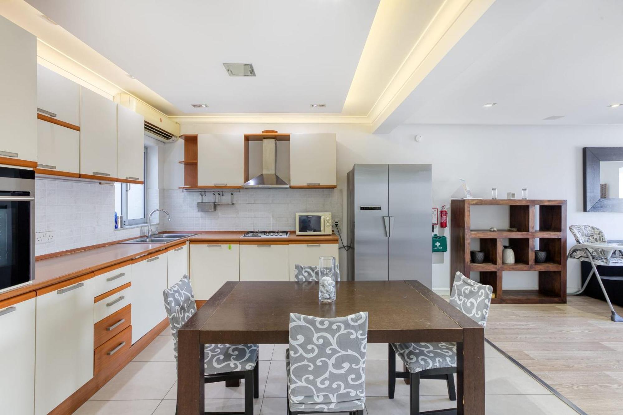 Pietà Seafront Apartment-Hosted By Sweetstay מראה חיצוני תמונה